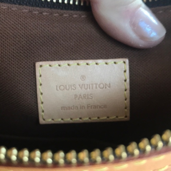 Louis Vuitton - Picture 3 of 8